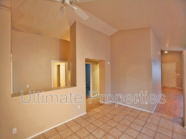 Foto del edificio - 3011 W Zachary Dr