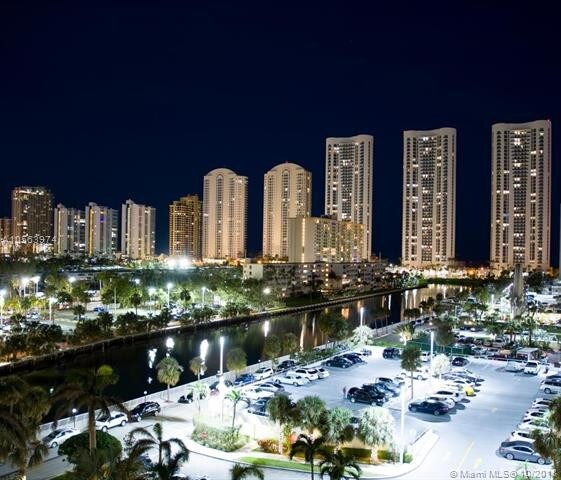 Foto del edificio - 500 Bayview Dr