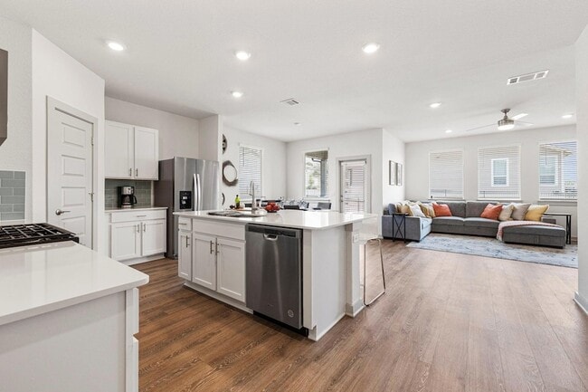 Building Photo - 201 Merrick Rd