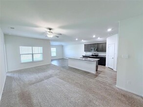 Building Photo - 740 Saratoga Dr