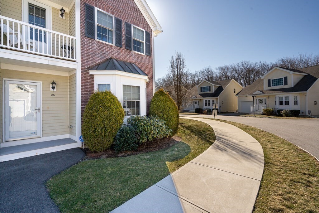 20 Denworth Bell Cir Unit 22B, Haverhill, MA 01835 Condo for Rent in