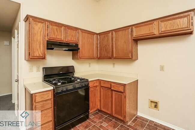 Building Photo - 6 Month Lease Offer!