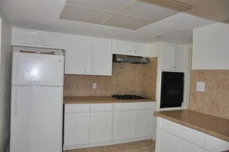 Building Photo - 5519 Caversham Dr