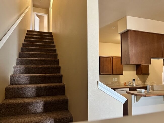 Foto del edificio - BEAUTIFUL 2 BEDROOM TOWNHOME IN SOUTH SALE...