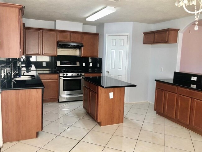Building Photo - 14022 Fort Nelson Dr