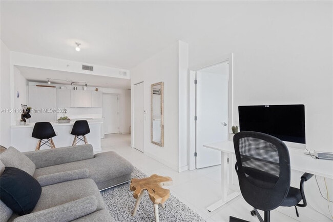 Foto del edificio - 501 NE 31st St