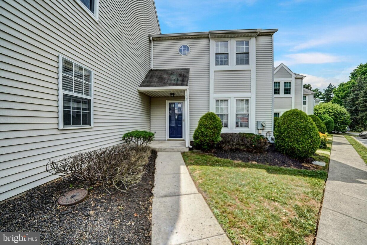 25 Maple Dr, Conshohocken, PA 19428 Townhome Rentals in Conshohocken