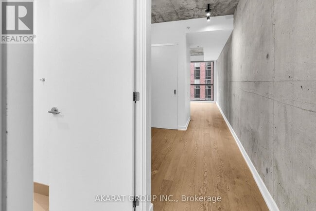 Building Photo - 39 Brant St