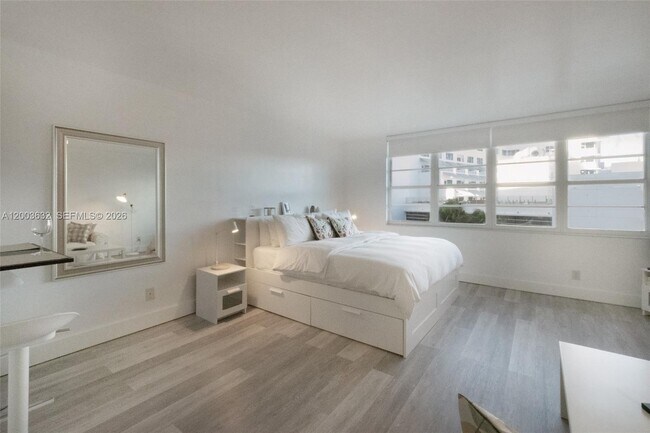 Foto del edificio - 100 Lincoln Rd