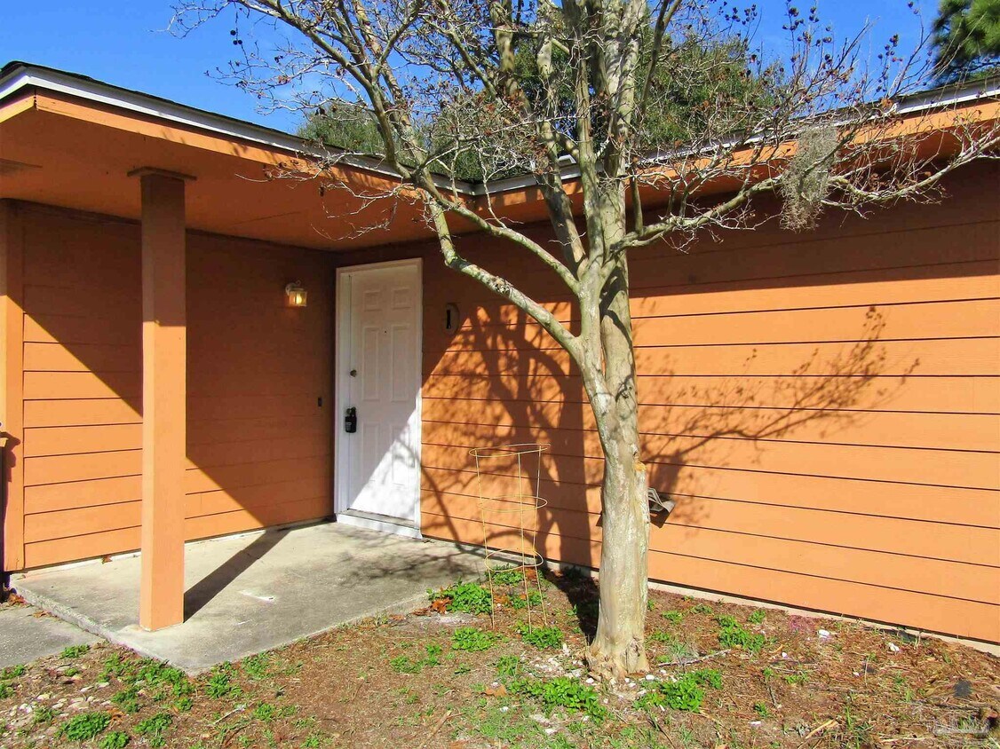 Primary Photo - 3399 Green Briar Cir