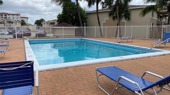 Foto del edificio - 4550 NW 79th Ave