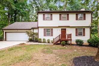 Building Photo - 15 Valley Brook Dr