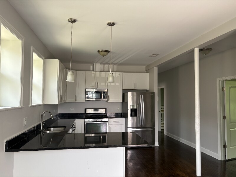 Foto del edificio - 7812 S South Shore Dr