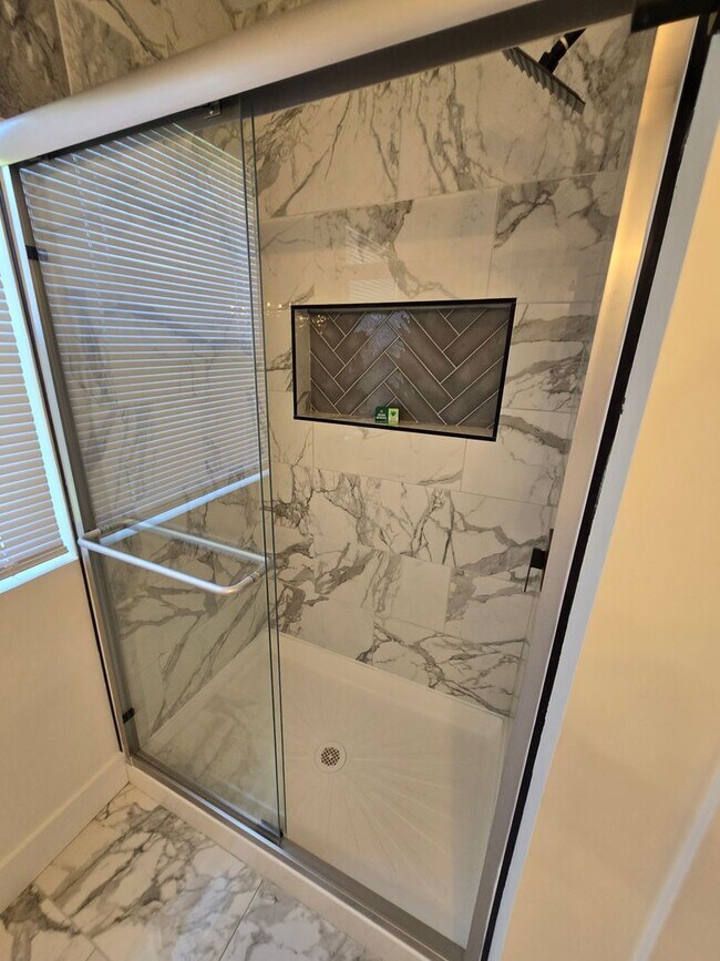 Foto del edificio - 3 BEDROOM SINGLE FAMILY HOME