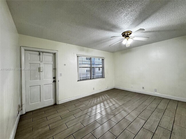 Foto del edificio - 30 SE 4th Ave