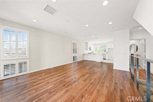 Foto del edificio - 1533 Sullivan Ave