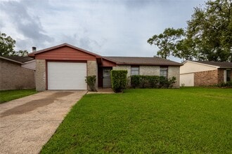 Building Photo - 14658 Flair Dr