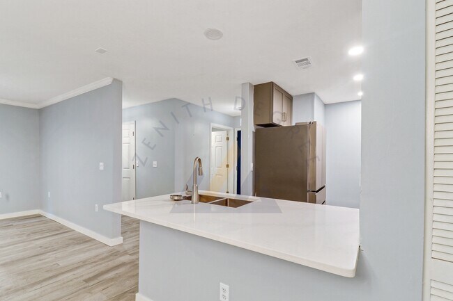 Foto del edificio - 50 Pebble Beach Cv