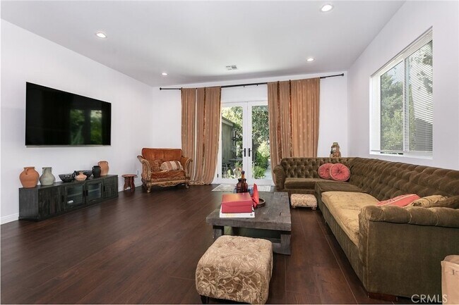 Foto del edificio - 5825 Fulton Ave