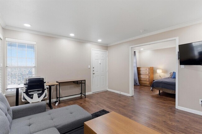 Foto del edificio - 7685 Northcross Dr