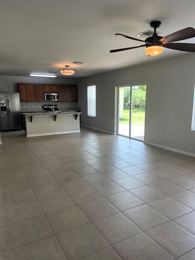 Foto del edificio - NE Cape Coral Single Family Home