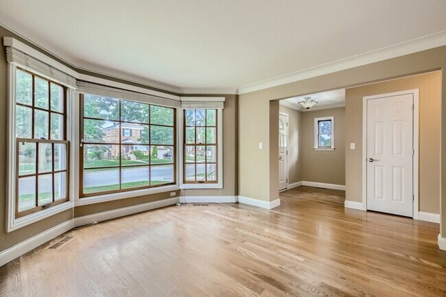 Foto del edificio - 9 South Ridge Avenue, Arlington Heights, I...