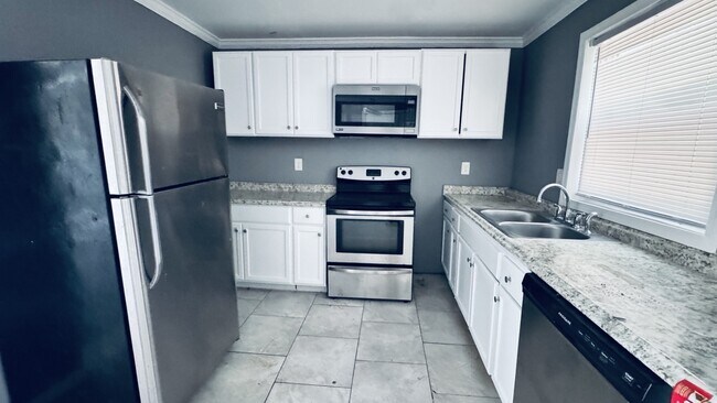 Foto del edificio - 811 Garden Walk Blvd