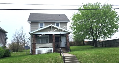 Building Photo - 1047 Beckford St