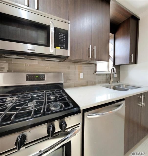 Foto del edificio - 105-01-105-63 63rd Dr