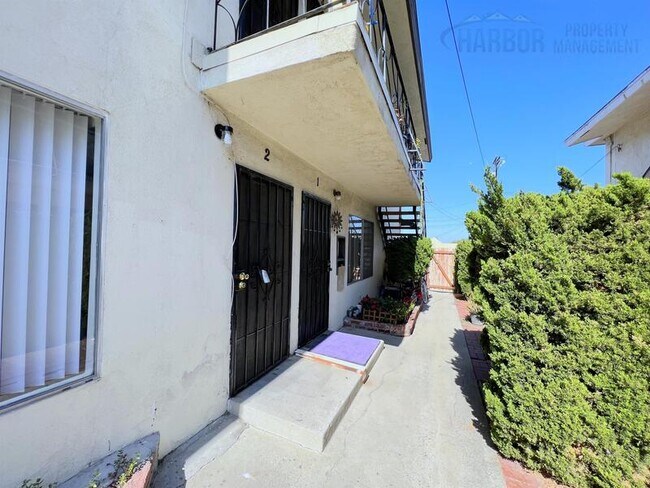 Foto del edificio - 479 S Bandini St