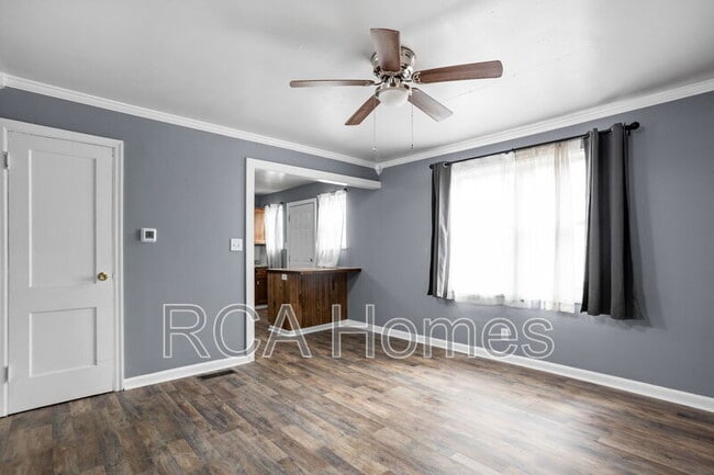 Foto del edificio - 4537 Crittenden Ave