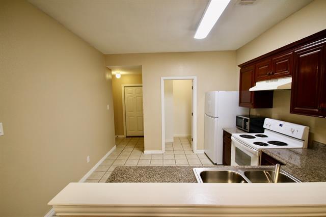 Building Photo - 3116 S Cherry Ln