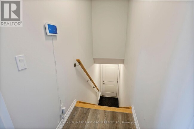 Building Photo - 2500-2500 Hill Rise Ct