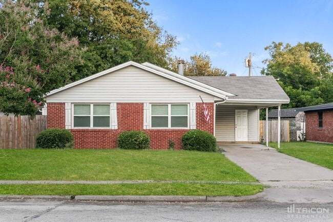 Building Photo - 930 Liberty Dr