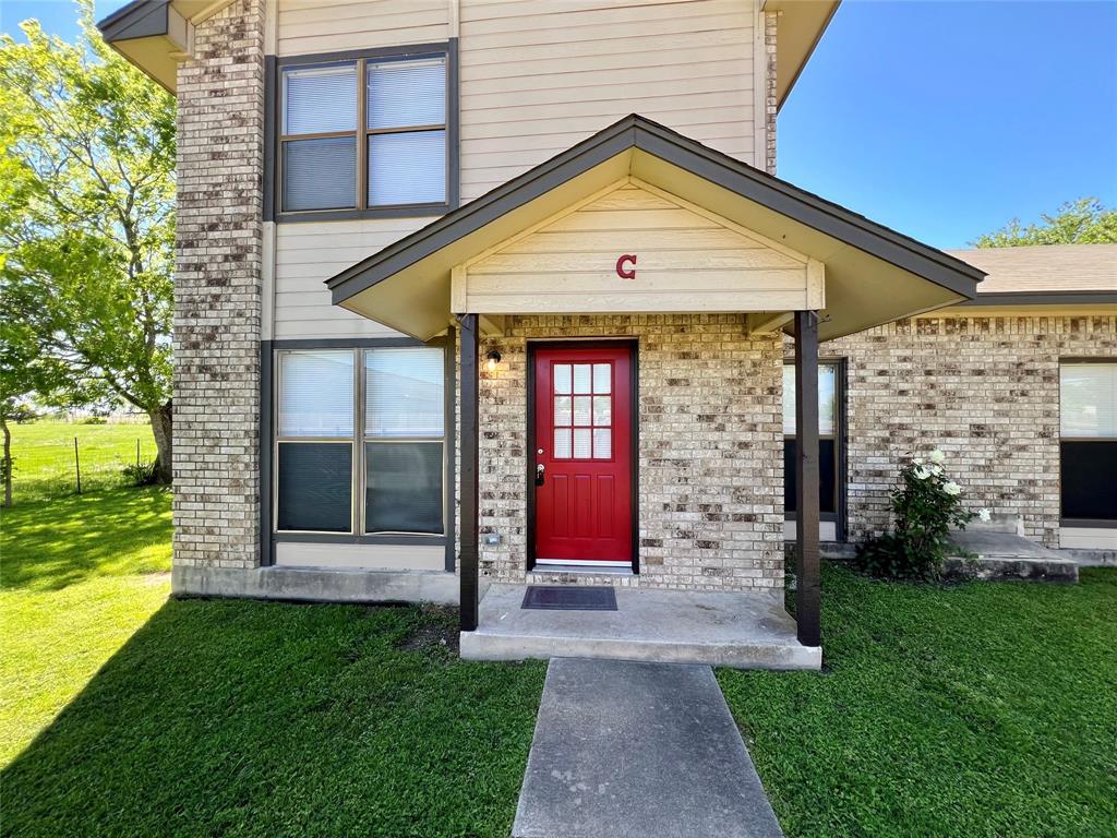 1204 Blackjack St, Lockhart, TX 78644 Townhome Rentals in Lockhart TX