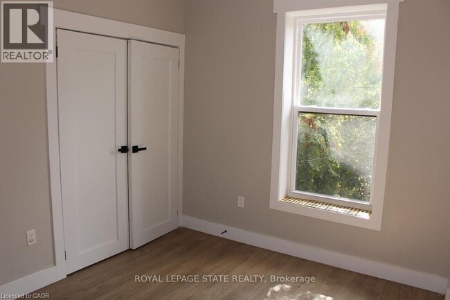 Building Photo - 500 Main St E