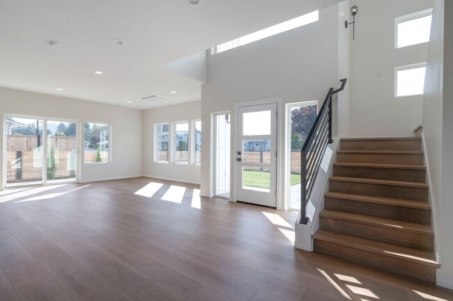 Foto del edificio - Beautiful 1 year old home in Pacific Wa