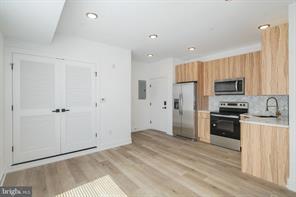 Building Photo - 2000 N Front St