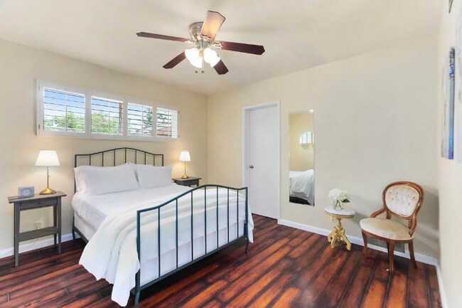 Foto del edificio - 8050 E Cambridge Ave