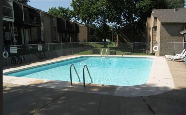 Foto del edificio - 4715 SE Adams Blvd