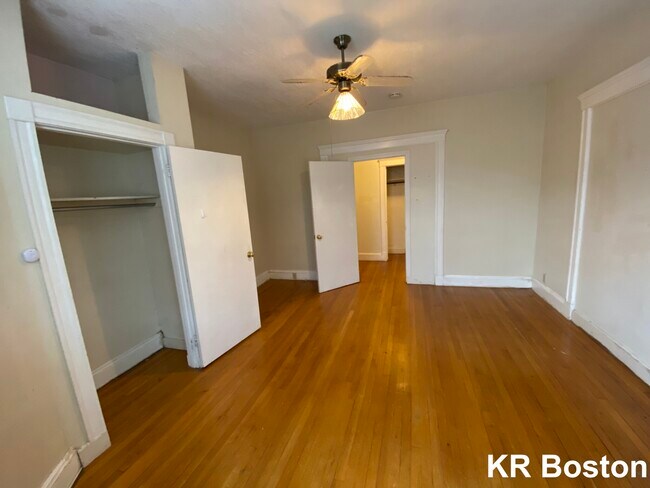 Building Photo - 1269 Beacon St