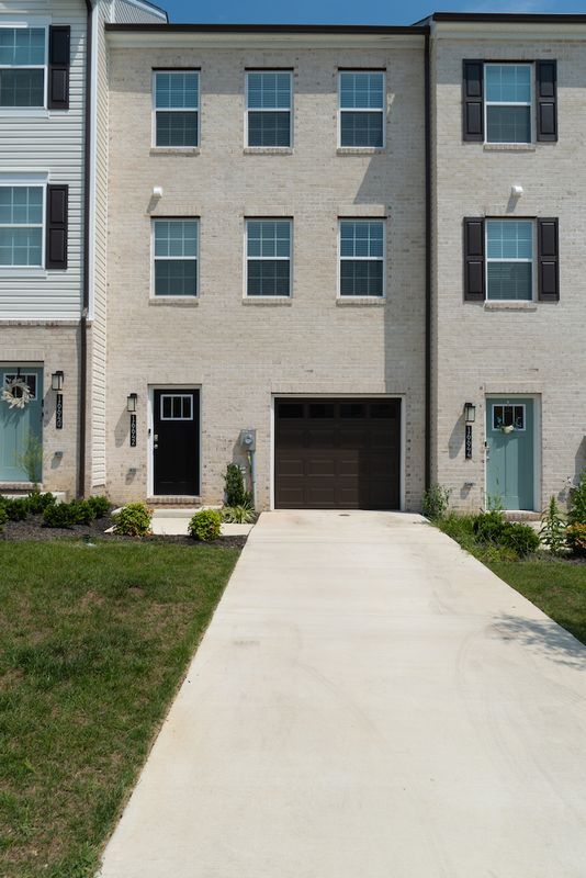 Building Photo - 16642 Green Glade Dr
