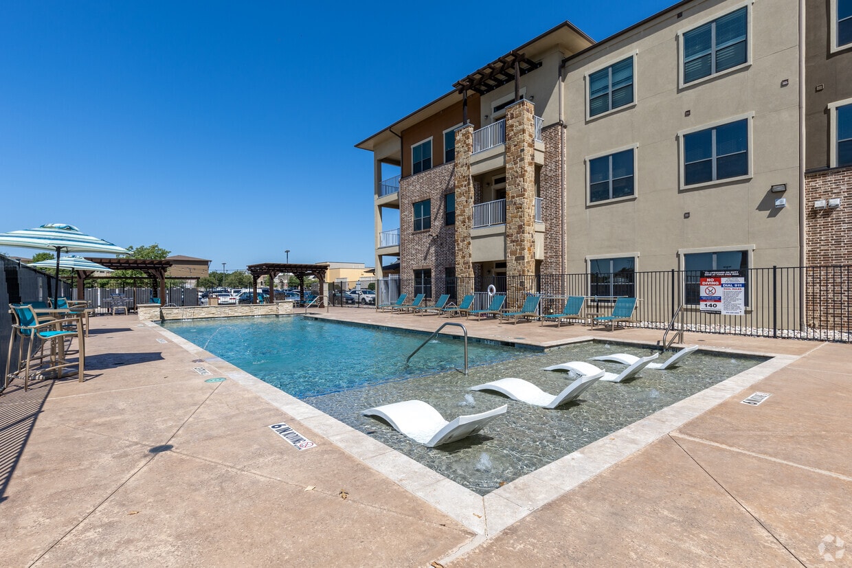 Urban Square - 3202 Unicorn Lake Blvd Denton, TX 76210
