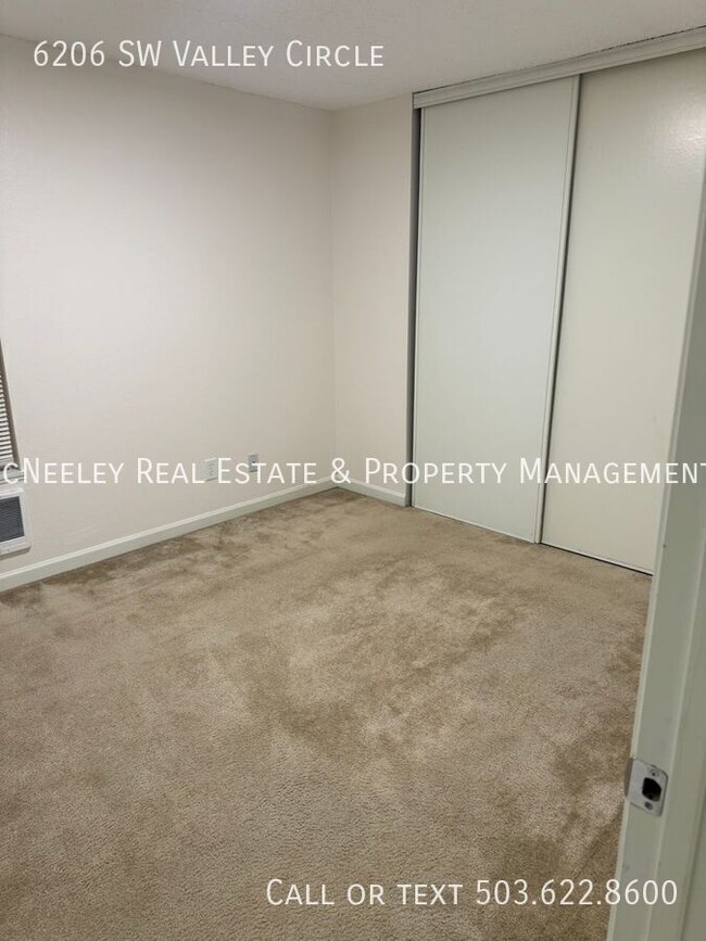 Building Photo - Beaverton, Upper Unit, Two Bedroom near Ch...