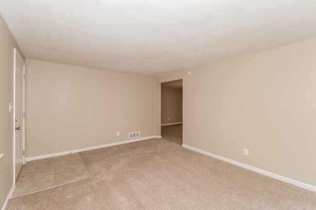 Foto del edificio - 6200 King Arthur Dr