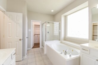 Building Photo - 216 Meadowhill Ln