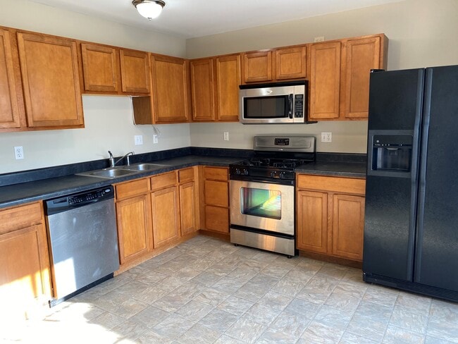 Kitchen - 1203 Ridgeway Dr