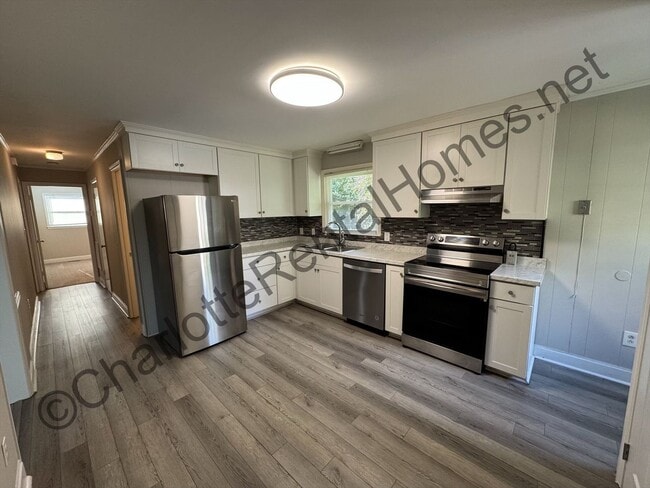 Foto del edificio - Nice updated brick ranch home