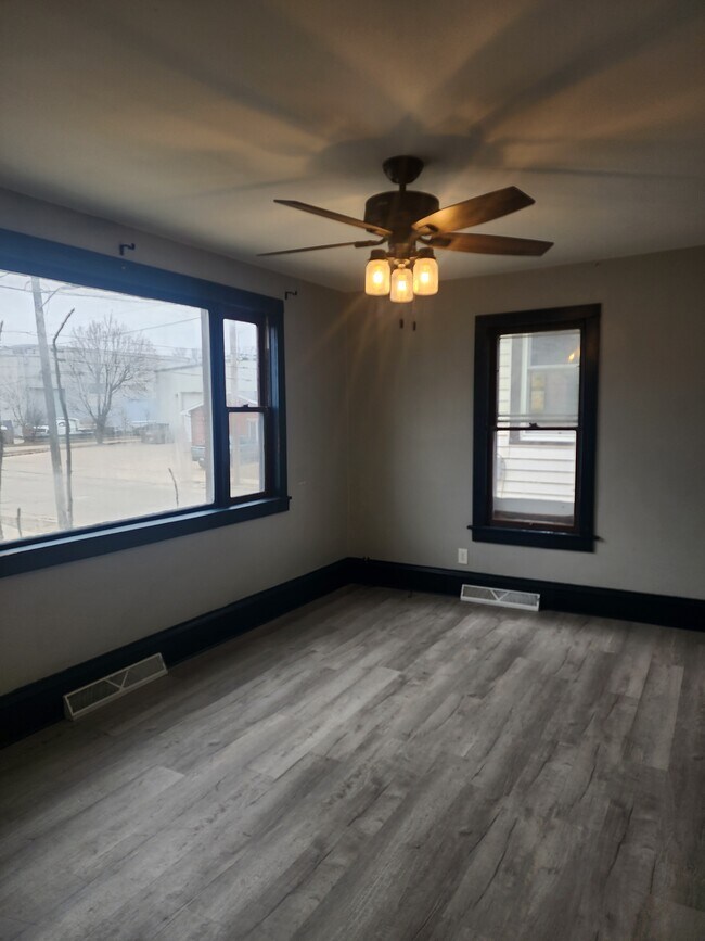 Foto del edificio - 2744 Pinard St