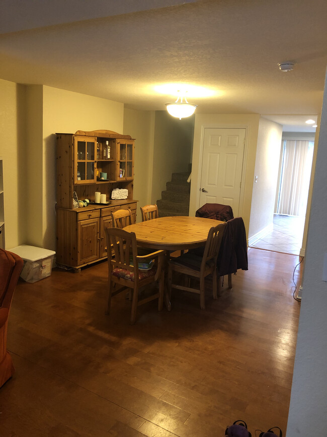 Comedor - 1709 Mary St